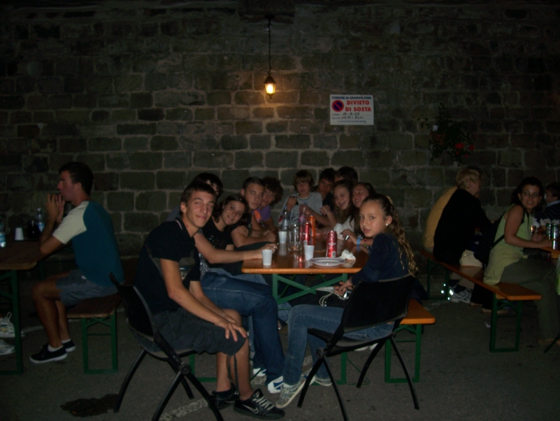  Image name: Estate068.jpg 
 width: 801 pixel 
 height: 602 pixel 
 Size: 319996 bytes 
 Click to enlarge 